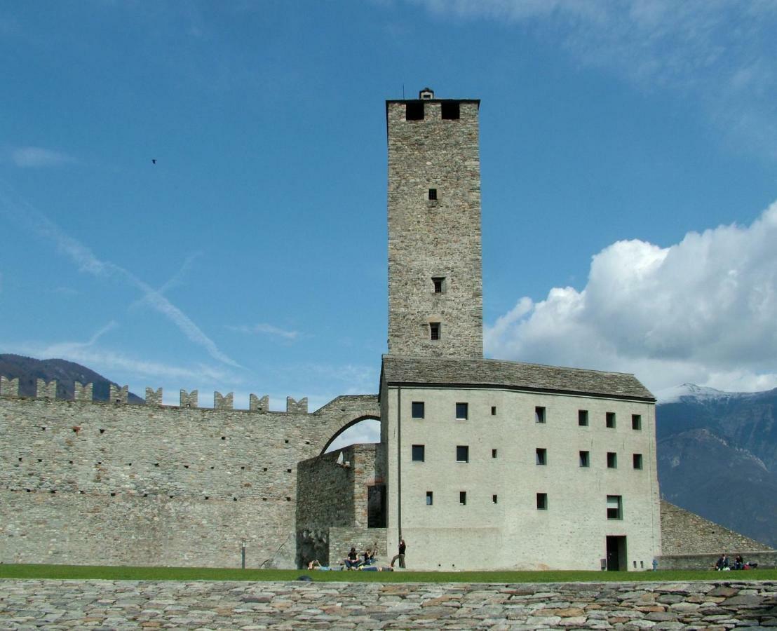 Апартаменти Bellinzona Piazza Collegiata Екстер'єр фото